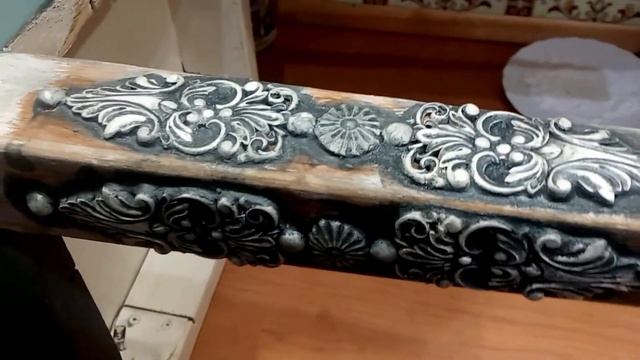 Из старого новое. Переделала табурет.