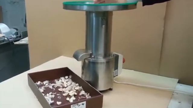 Машина для очистки чеснока ВОС.758 смотреть онлайн