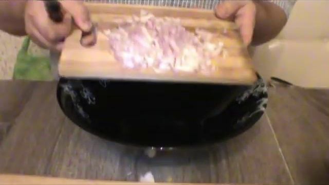 Салат с копченой куриной грудкой, кукурузой и фасолью смотреть онлайн