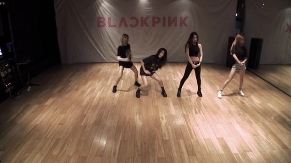 BLACKPINK-BOOMBAYAH dance practice