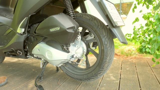 Honda PCX 125 ABS (2020) je bezpečný, pohodlný a rýchly skúter смотреть онлайн