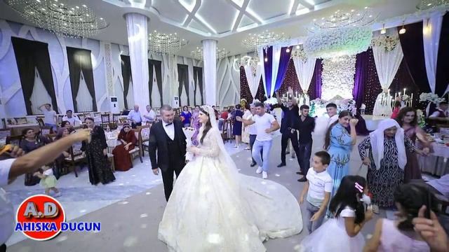 Красивый танец жениха и невесты Хамид & Санам #ахыскатой #турецкаясвадьба смотреть онлайн