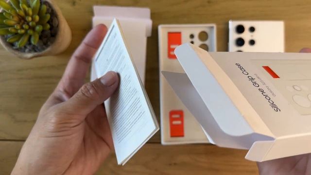 Samsung S23 Ultra Official Silicone Grip Case Unboxing (White) смотреть онлайн