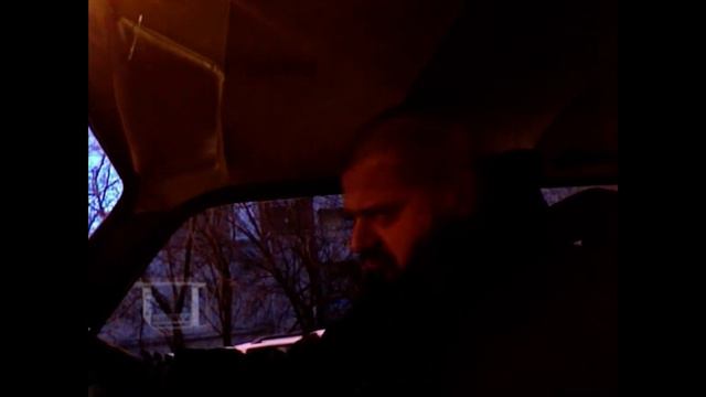 Виктор Пузо поёт свою песню в машине. смотреть онлайн