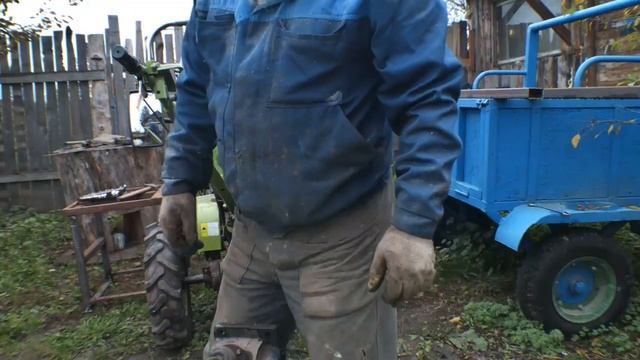 Активная фреза тяжелого дизельного мотоблока ,после осенней обработки земли. Профилактика и ремонт. смотреть онлайн