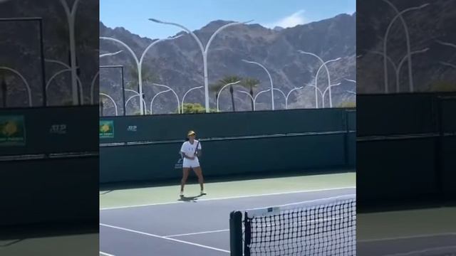 Emma Raducanu - Indian Wells 2021 Practice Courts // Slow Motion смотреть онлайн