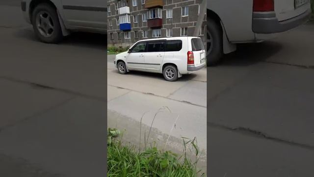 Toyota Succeed Wagon (2003 — 2014) смотреть онлайн