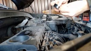 Что делать если перелил масло в двигатель