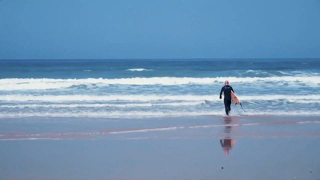 Surfing in Peniche - best waves in Europe смотреть онлайн