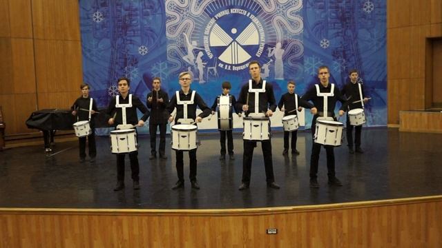 Ансамбль барабанщиков 12/15 рук Федотов Р исполняет Дж Пратт "Солодка и Патока" смотреть онлайн