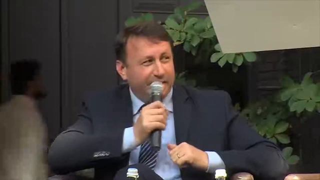 Session XV - Panel: Oligarchy and Democracy смотреть онлайн