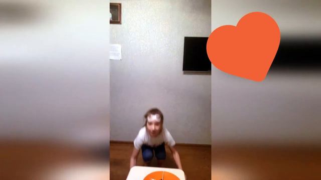 ШОУ экспериментов, шары, огонь, змеи - Злата делает опасные опыты смотреть онлайн