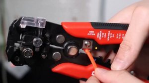 Инструмент для зачистки проводов. Инструмент для снятия изоляции с проводов - стриппер.