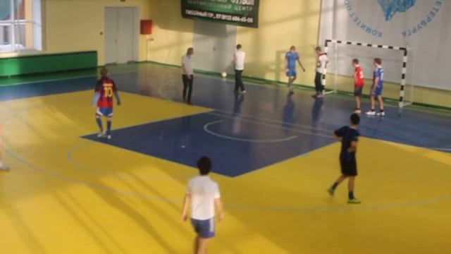 дальний от макса в угол смотреть онлайн