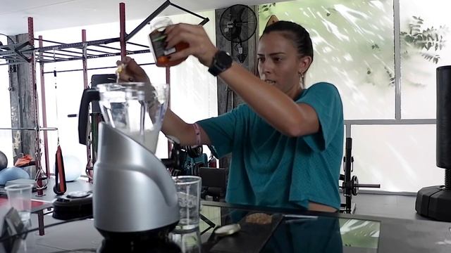 Ioanna Laoumtzi Exclusive Eating | Θρεπτικό smoothie για ενέργεια! смотреть онлайн