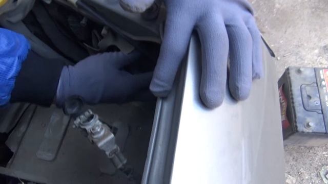 Замена ксеноновой лампы Nissan Gloria Y34 1999 / Replacing HID Haed Lamp Nissan Gloria Y34 1999