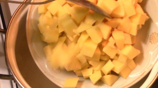 Легкий суп с фасолью и килькой. Просто , сытно и вкусно! смотреть онлайн