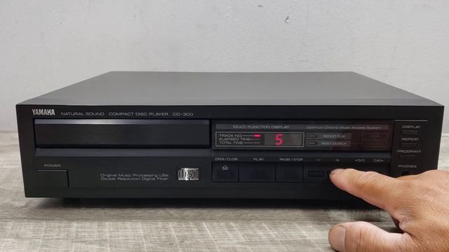 Vintage Yamaha CD-300 Compact Disc Single CD Player Demo смотреть онлайн