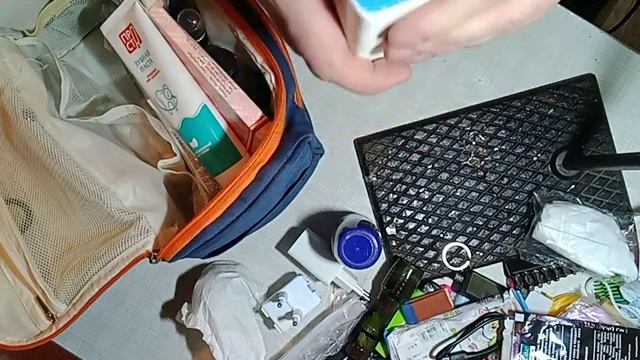 EDC обычного жителя обычного города. Догадайтесь в какой сфере я тружусь) смотреть онлайн