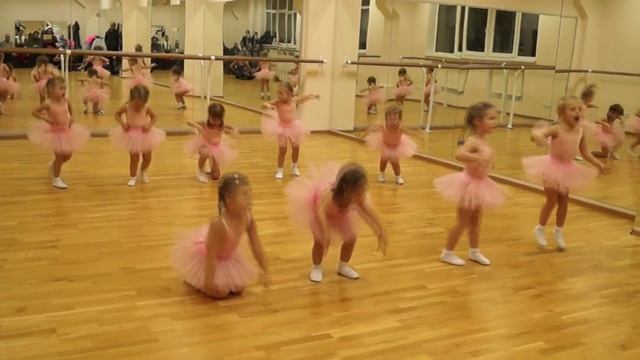"ASTI DANCE SCHOOL" 3-4 Years old dancers смотреть онлайн