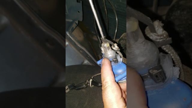 Reparacion cierre centralizado neumatico - Polo 2006 - Falla traba tapa de combustible смотреть онлайн