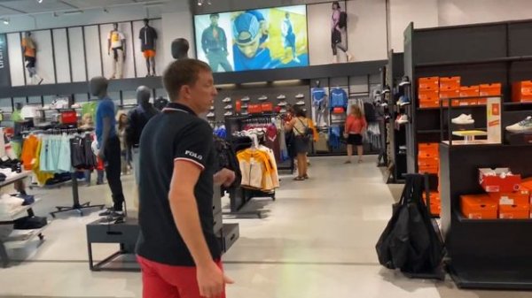 NIKE. Аутлет La Roca Village - 28.09.2022. #nike #найк #nikeshoes