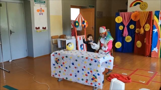 Circus for the 1st grade pupils/Цирк для первоклашек. School news. 5 школа Солигорск смотреть онлайн