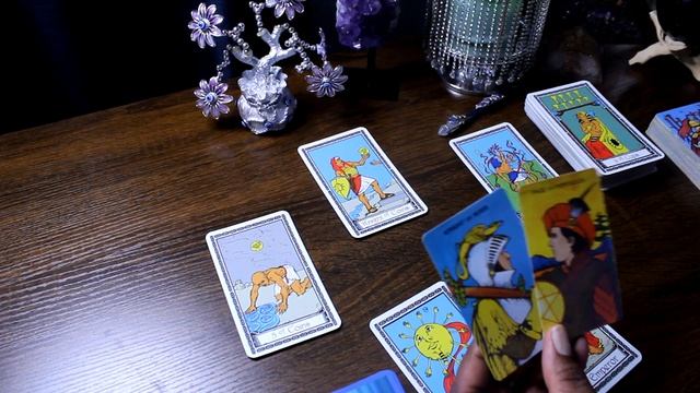LEO♌️ What's Expected⁉️ Love Oracle Tarot Reading Introspection смотреть онлайн