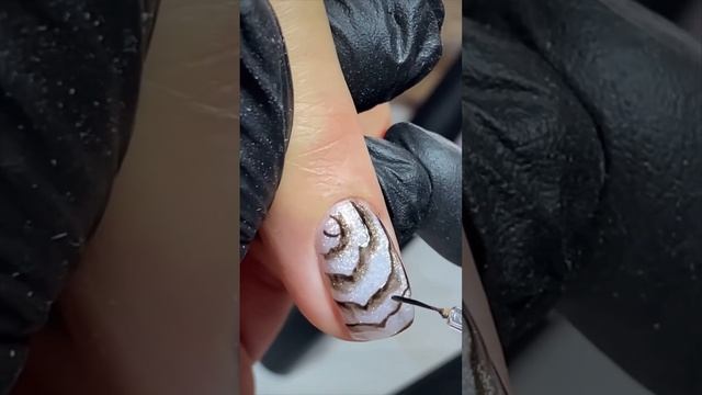 А вы за дизайн или однотон? #весеннийманикюр #летнийманикюр #маникюр #nail #аппаратныйманикюр #мк смотреть онлайн