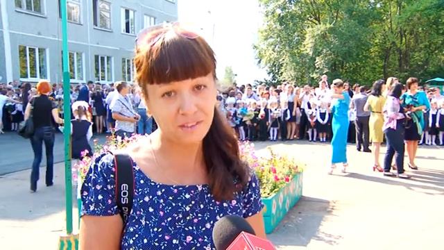 Первые звонки сегодня гремели во всех школах города