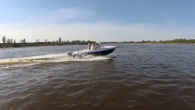 Лодка пластиковая Обь 43 FD RiverBoat. Без прав под мотором 9.9 л.с 326 кубов, мощность как 20 л.с смотреть онлайн