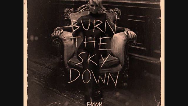 Emma Hewitt-This Picture