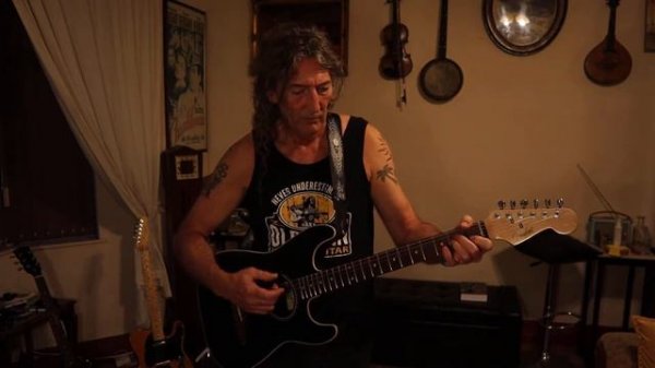 Fender Stratacoustic guitar review