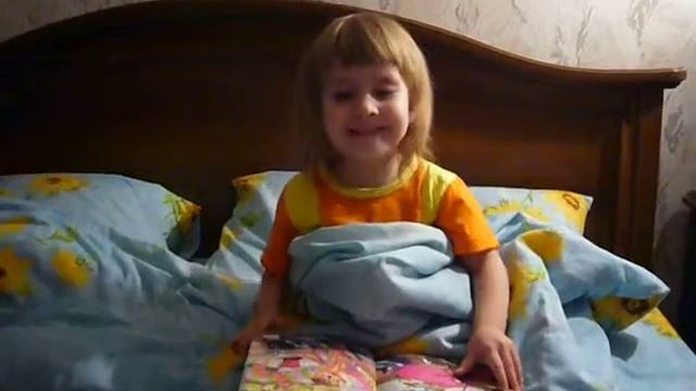 Ева 2г. 2мес. Читаем наизусть "Муху-Цокотуху" смотреть онлайн