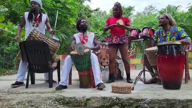 Linval & The Africa Descendants At Canjam Resort,Negril смотреть онлайн
