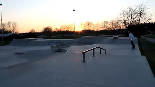 ANTskateboarding feat. Dennis Svensson spring sesh смотреть онлайн
