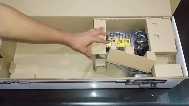 Unboxing Dyson Cyclone v10 Absolute Pro ! смотреть онлайн