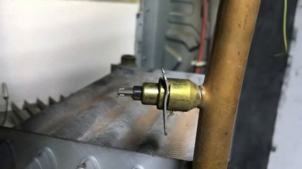 Разбираем Vitopend 100 WH1B 2009 года. Артикулы деталей. Часть 1.