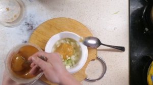 Мед с луком - эффективное средство от кашля. Лечим сухой и влажный кашель. Народное средство.