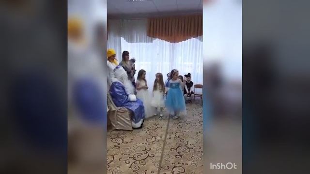 новогодний утренник в старшей группе. сестрички двойняшки. смотреть онлайн