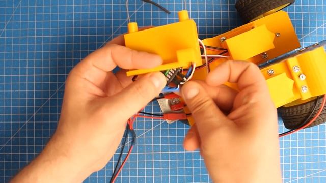 Как сделать боевого робота с пилой на радиоуправлении смотреть онлайн