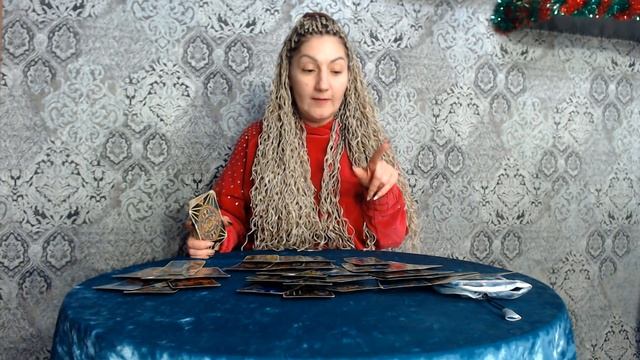 Онлайн расклад для женщин водолеев: " Гороскоп на 2021 год" смотреть онлайн