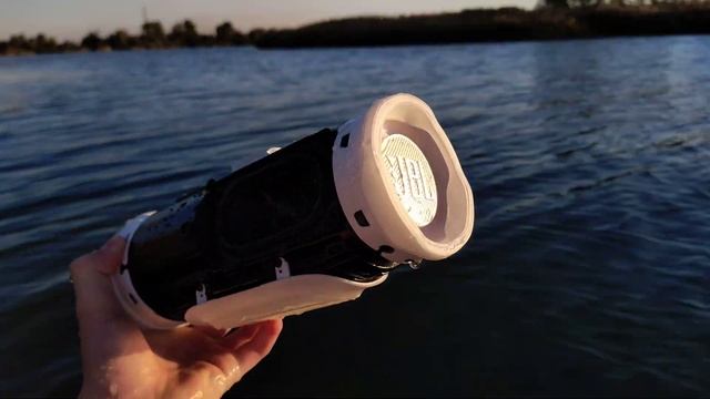 JBL CHARGE 4 LFM BASS TEST BEAUTIFUL WHITE perfect focus смотреть онлайн