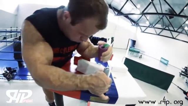 Тренировка Дениса Цыпленкова на спортивном оборудовании от "DEPO29" смотреть онлайн