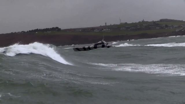 'Thunder Child's' sea trials in storm force conditions. смотреть онлайн