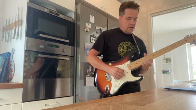 Jam on my Fender stratocaster hardtail from 2000 смотреть онлайн