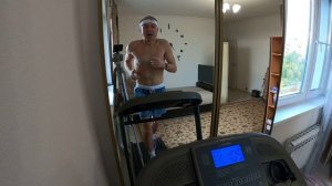 Утренний бег! Хочешь быть здоровым - бегай! Хочешь быть красивым - бегай! Хочешь быть умным - бегай!