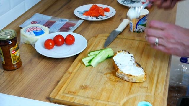 МУЖ ГОТОВИТ МНЕ ЗАВТРАК смотреть онлайн