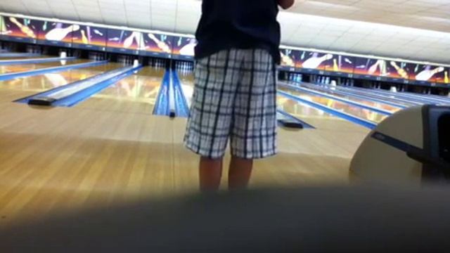 Bowling at manor lanes game 2 part 1 смотреть онлайн