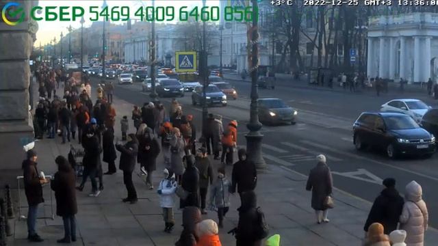 Фото сессия.Голубь тоже хотел попасть в кадр#Невский проспект Санкт-Петербург смотреть онлайн